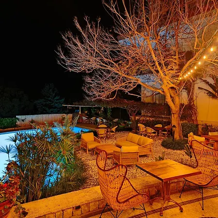 Cumbalica Flora Hotel