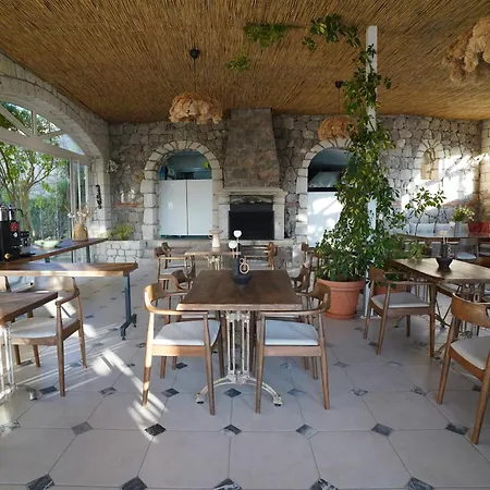 Cumbalica Flora Hotel Çeşme