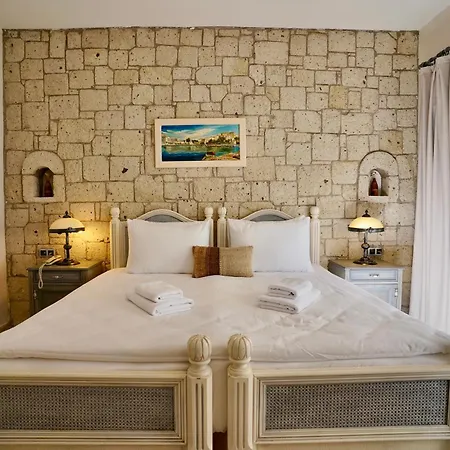 Hotell Cumbalica Flora *