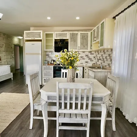 Cumbalica Flora Hotell *