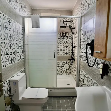 Hotell Cumbalica Flora *