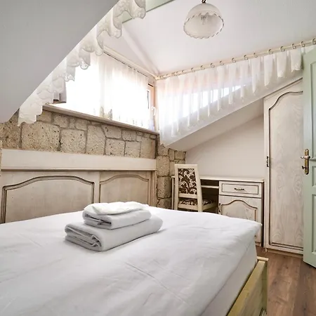 Hotell Cumbalica Flora Çeşme