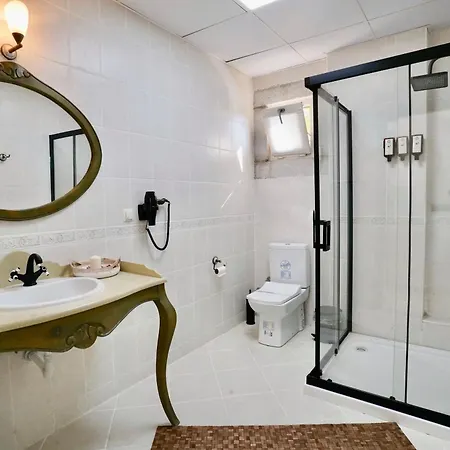 Hotell Cumbalica Flora Çeşme