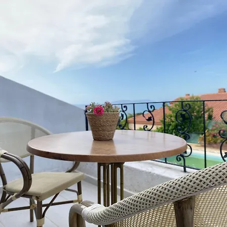 Cumbalica Flora Hotell *